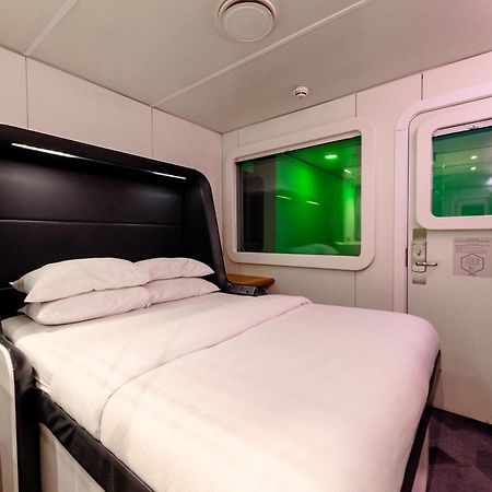 Yotelair ロンドン ガトウィック エアポート ホーリー エクステリア 写真