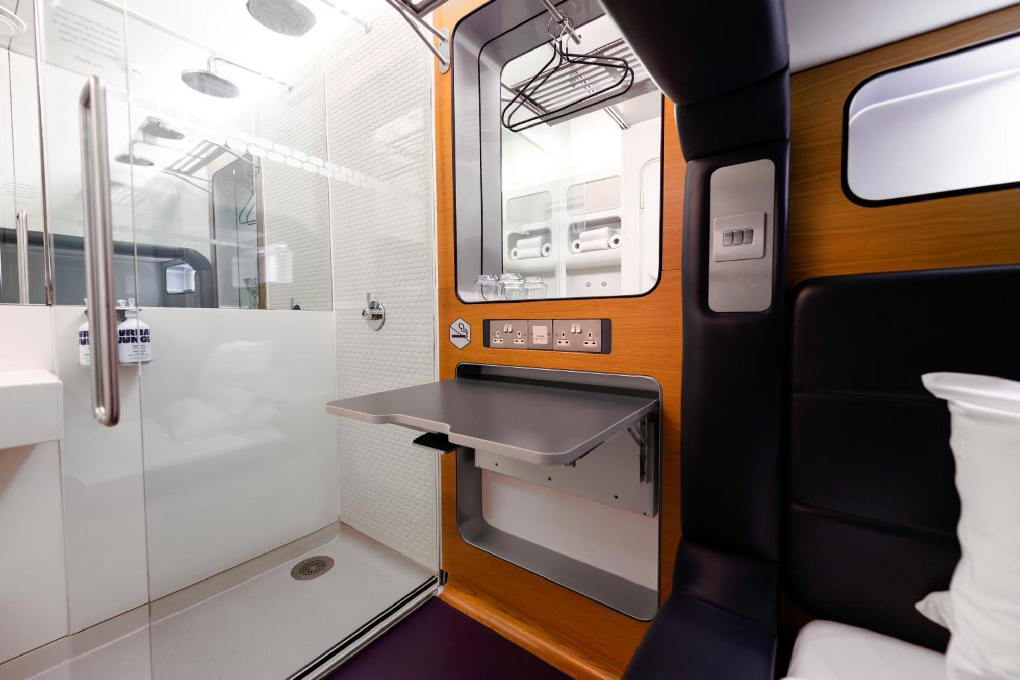 Yotelair ロンドン ガトウィック エアポート ホーリー エクステリア 写真